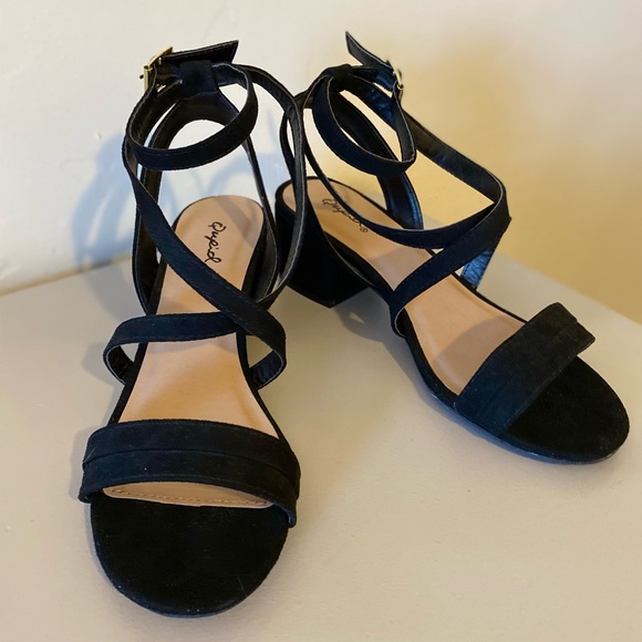 Nanamacs Black Cross Detailed Heels - Picture 2 of 5